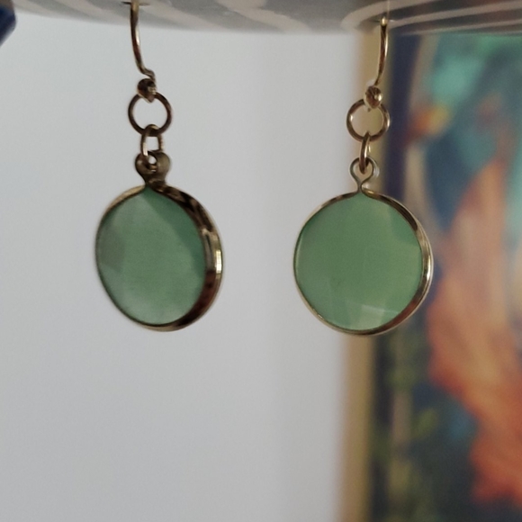 Classic Earrings - Picture 2 of 3
